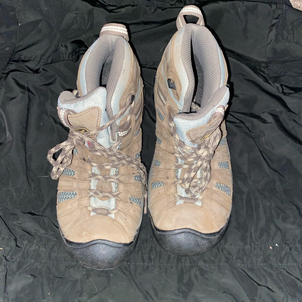 Keen Women's Tan Hiking Boots size 7.5